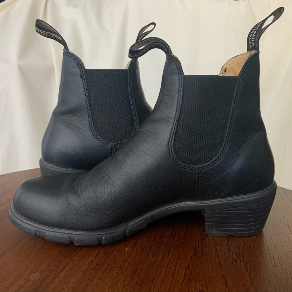 Blundstone Black Leather Heeled Chelsea Boots 8w